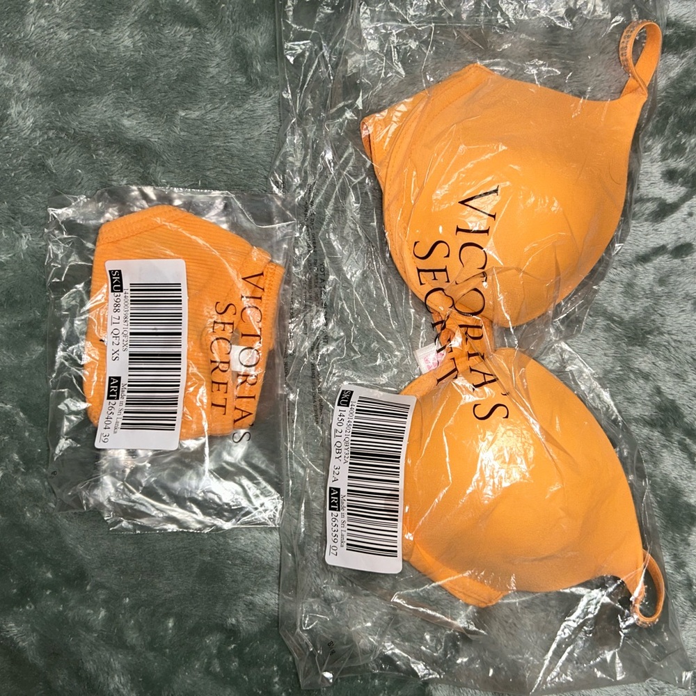 Victoria's Secret Orange Bra Set